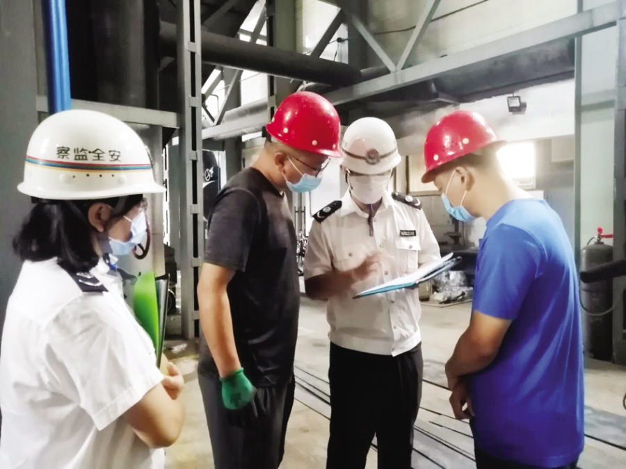 　　沙河口區(qū)多部門對供熱企業(yè)進行檢查。