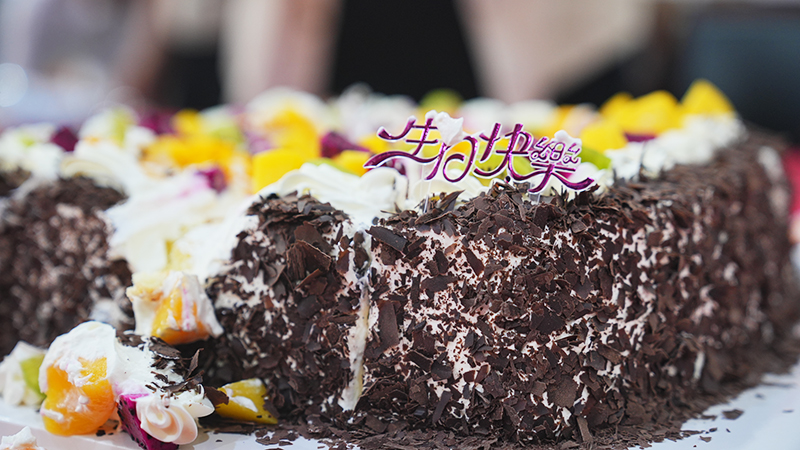 慶祝成長，共享喜悅：公司員工生日派對與入職周年慶典聯(lián)袂上演